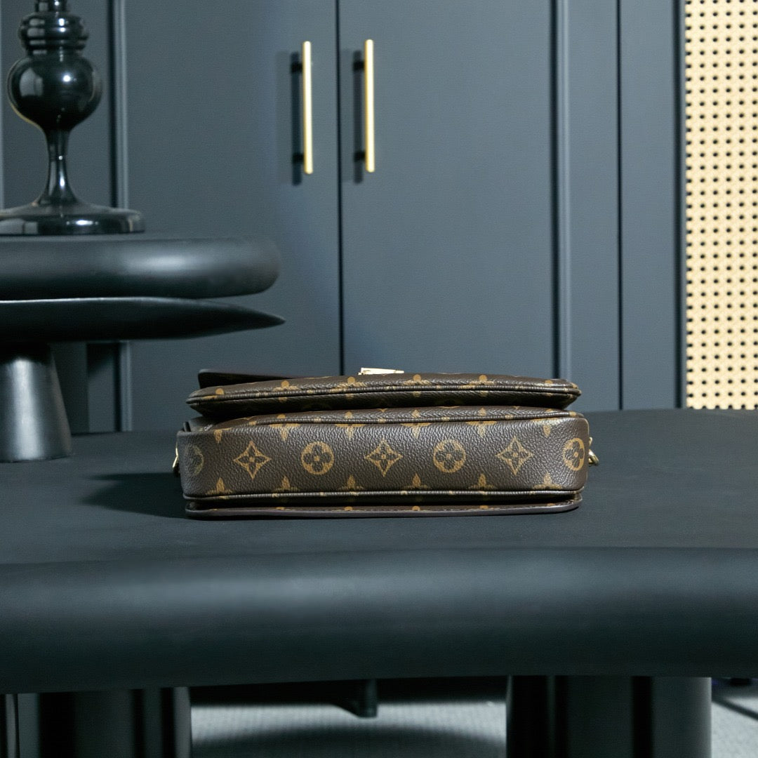 Tmavě hnědá taška 2 v 1 s horní rukojetí & crossbody kabelka 010