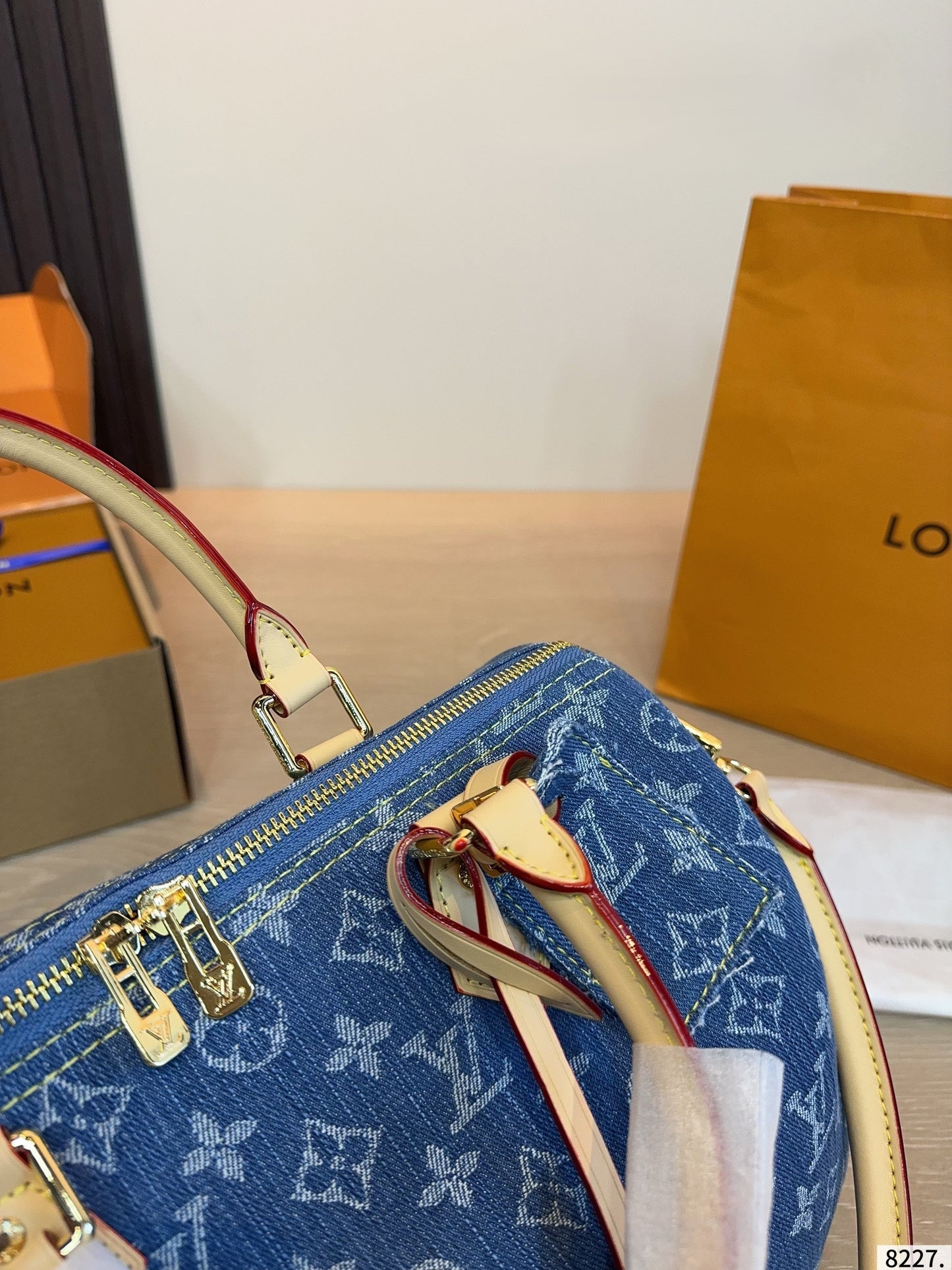 Džínová embosovaná taška s horní rukojetí & crossbody