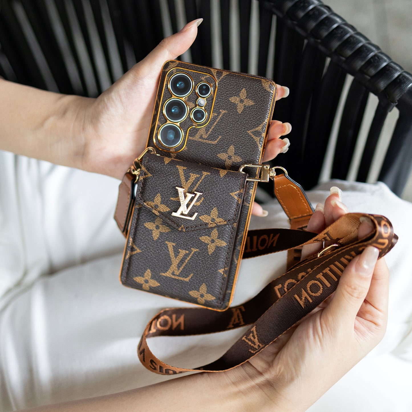 Prabangus klasikinis odinis Samsung dėklas su kortelių pinigine ir dirželiu