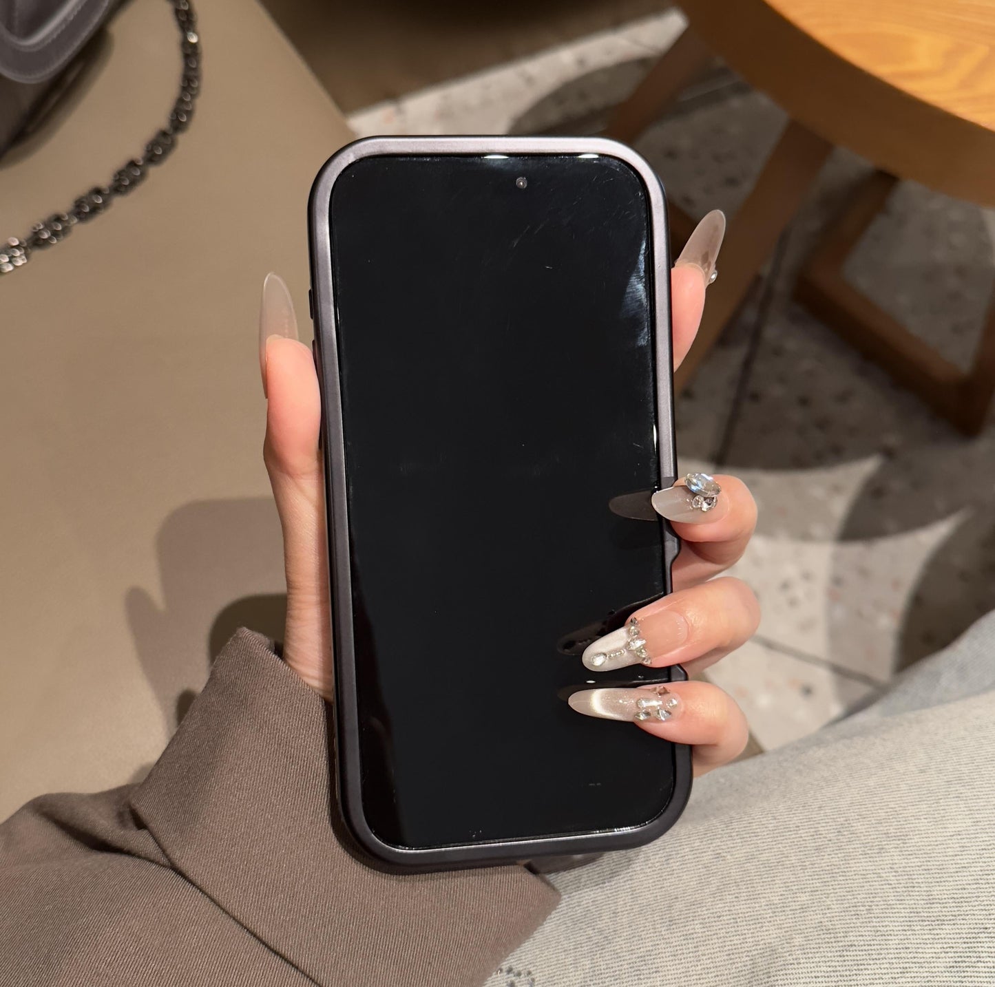 Tyylikäs kukkakuvioinen iPhone-kuori – ensiluokkainen suoja ja tyylikäs muotoilu