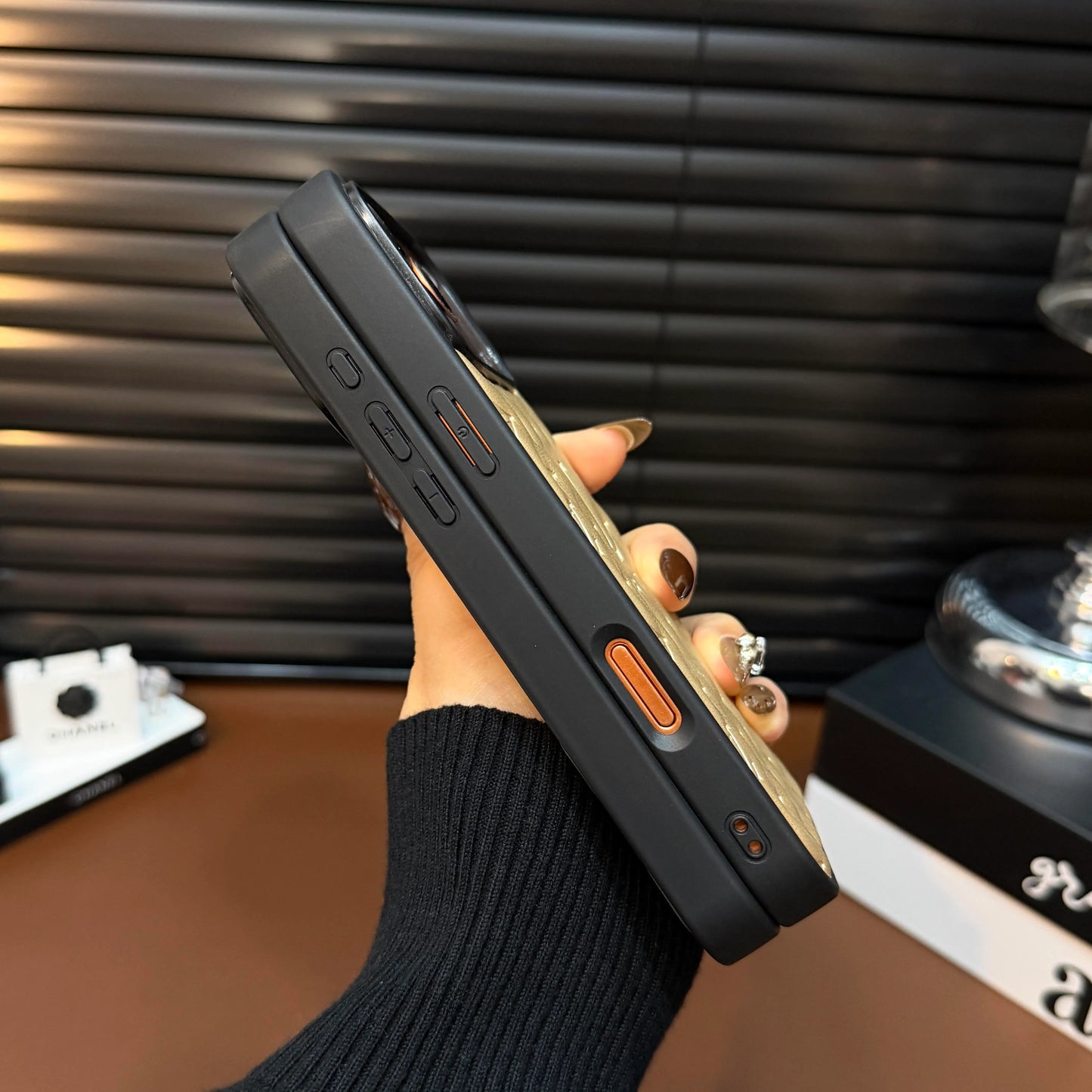Custodia per iPhone in pelle trapuntata di lusso: custodia protettiva sottile antiurto