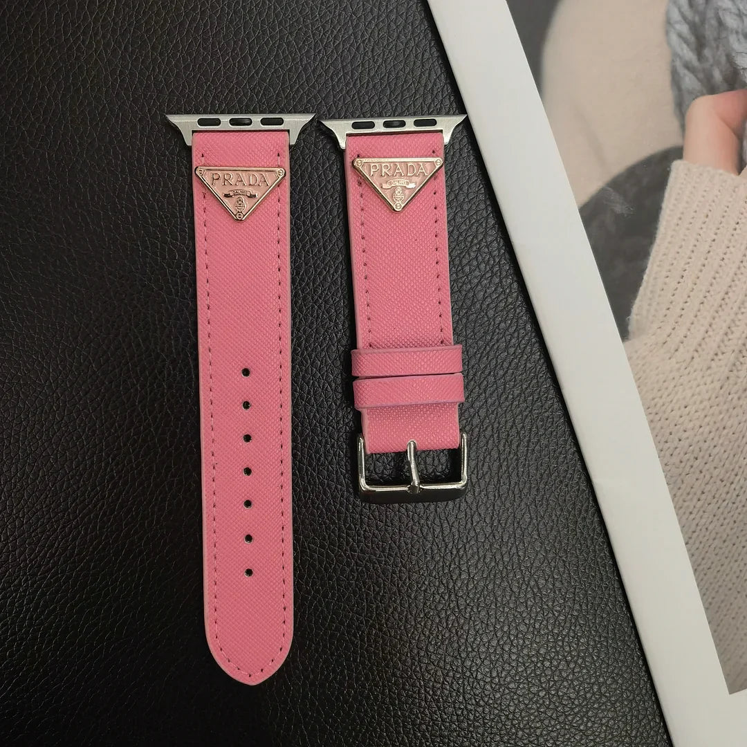 Kožený pásek na Apple Watch s dvojitým trojúhelníkovým monogramem