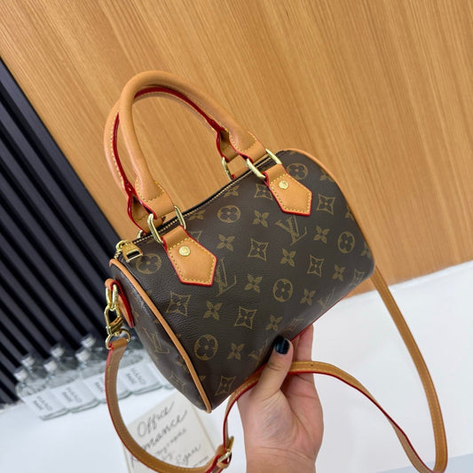 Mini sac tonneau classique à monogramme