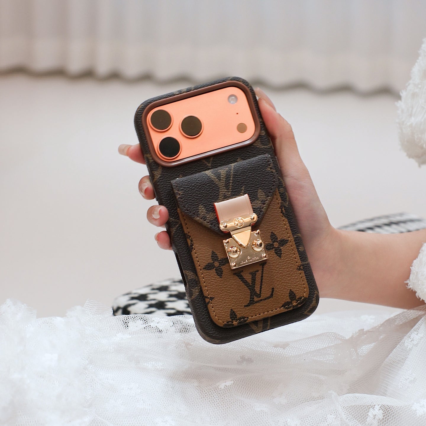 Luksus-inspireret læderkortlomme iPhone-etui