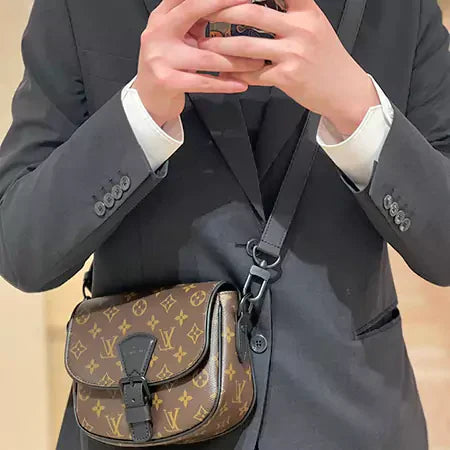 Geantă de lux Model monogramă din piele de înaltă calitate