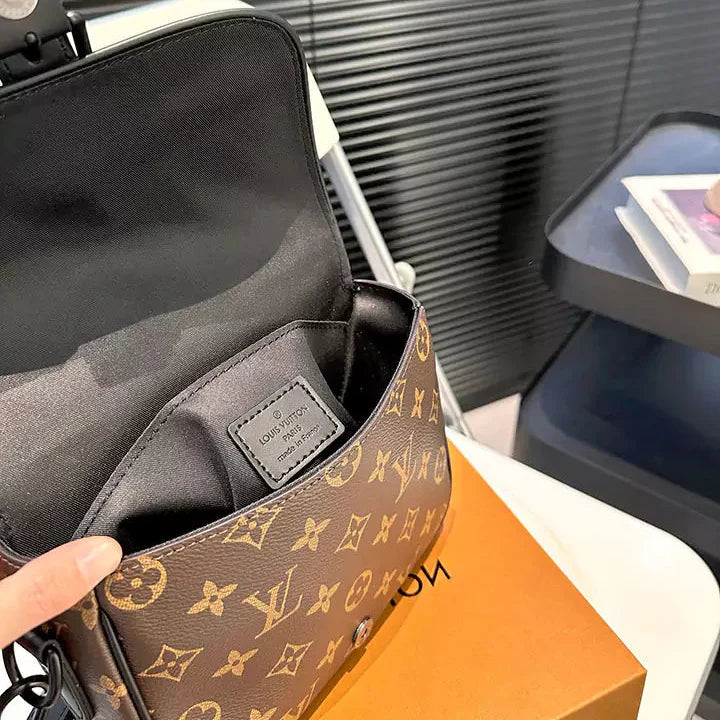 Geantă de lux Model monogramă din piele de înaltă calitate