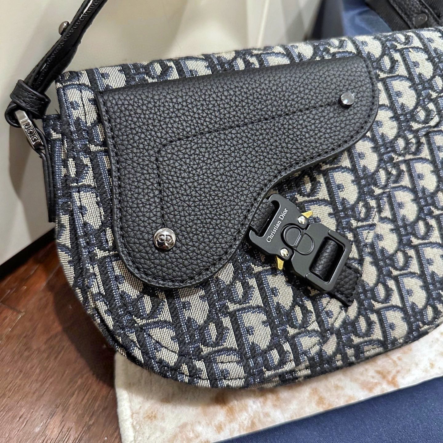 Borsa a tracolla da sella con monogramma vintage