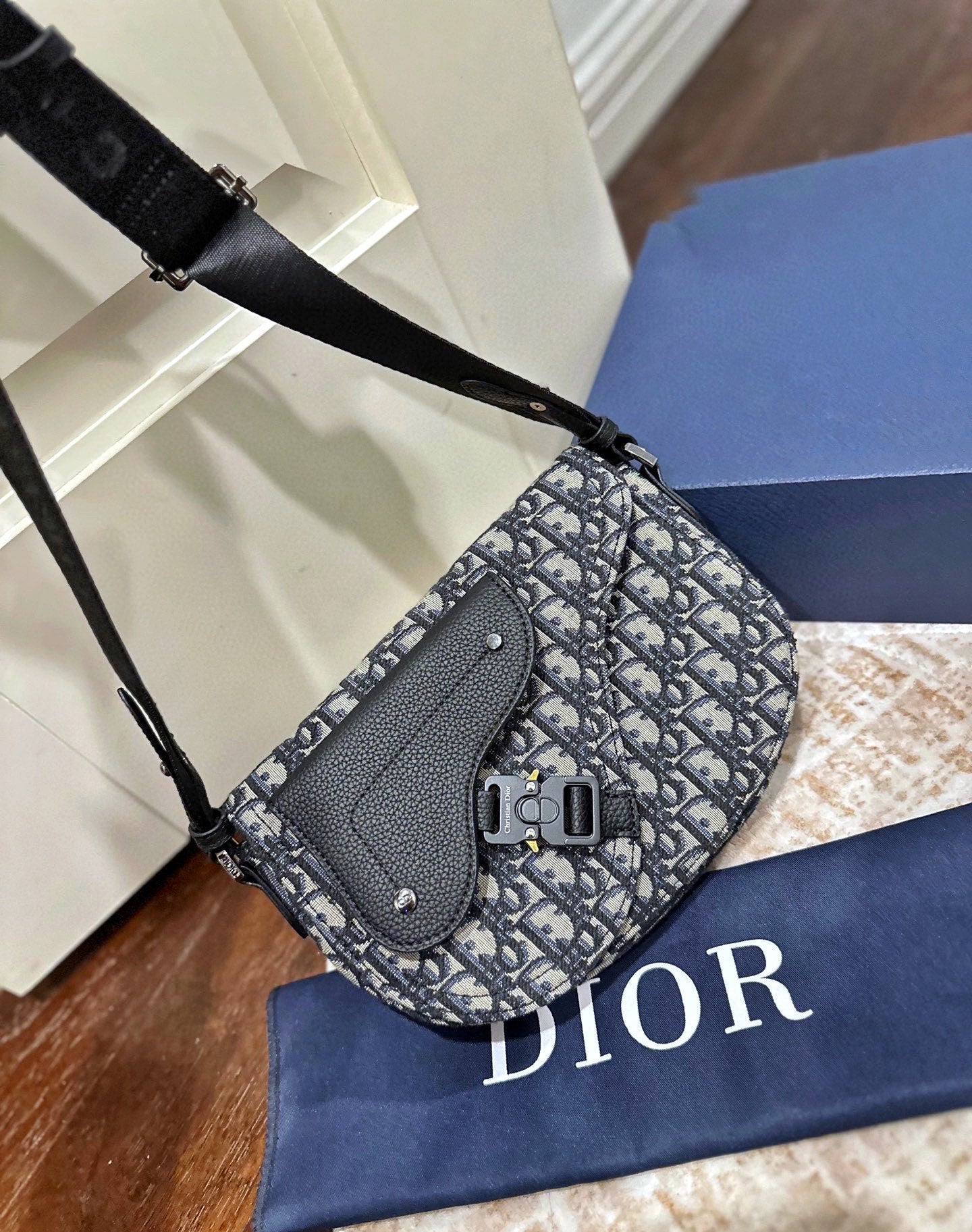 Borsa a tracolla da sella con monogramma vintage