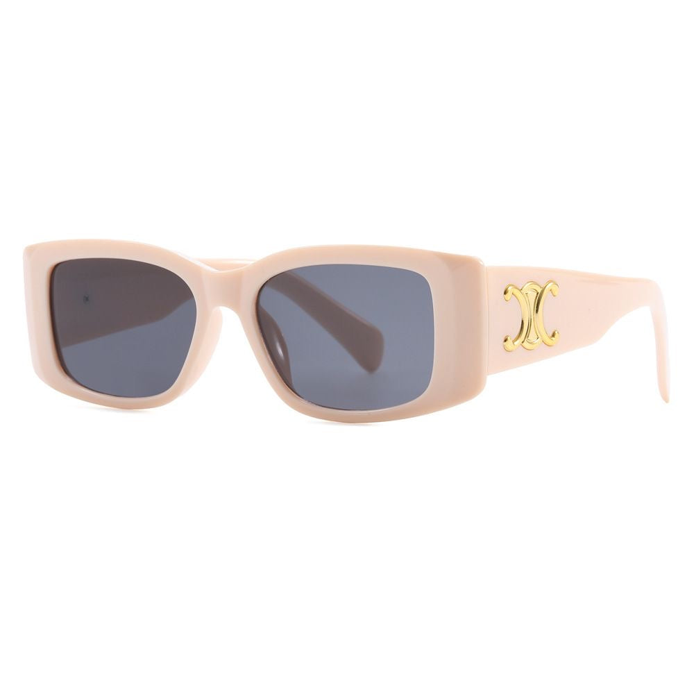 Luxuriöse Retro-Sonnenbrille mit Goldplakette