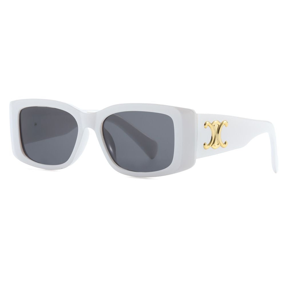 Luxuriöse Retro-Sonnenbrille mit Goldplakette