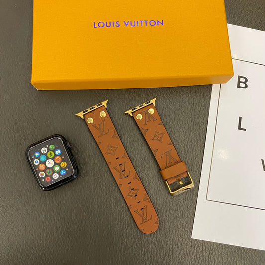 Výměnný náramek Apple s ozdobou, nýty a monogramem a reliéfem PÁSKY NA HODINKY
