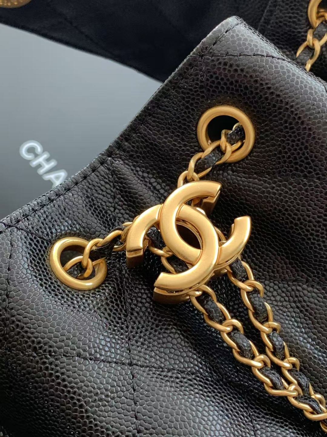 CC 25 Small Handbag Grained Calfskinn & Gold-Tone Metal Bag