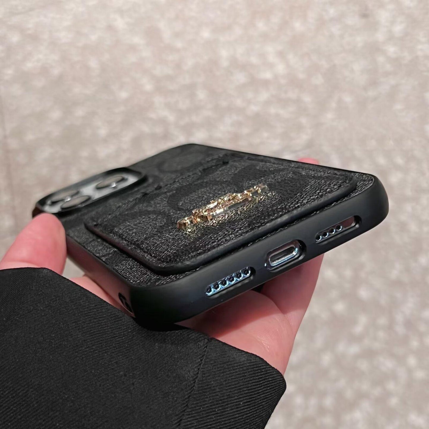 Klassische iPhone-Hülle aus Leder mit Kartenetui