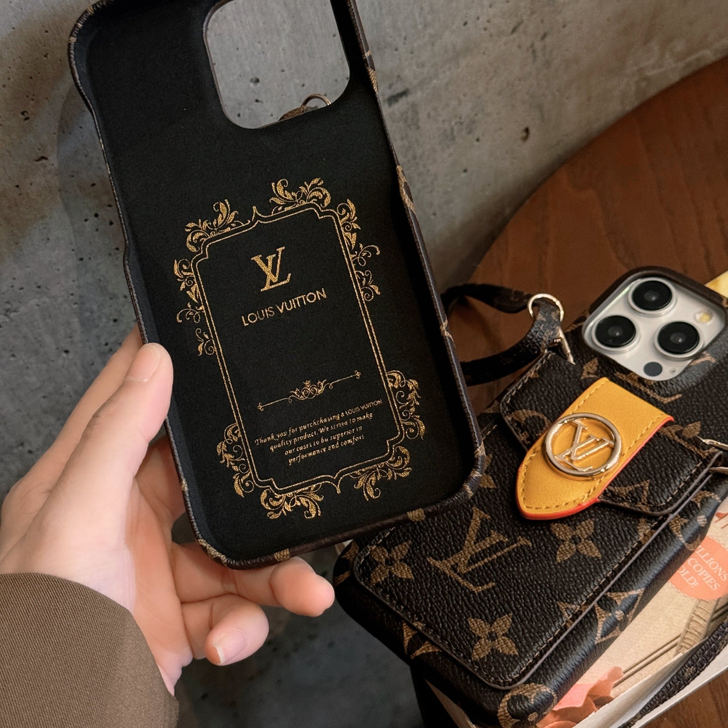 Luxusní řetízkové pouzdro na iPhone