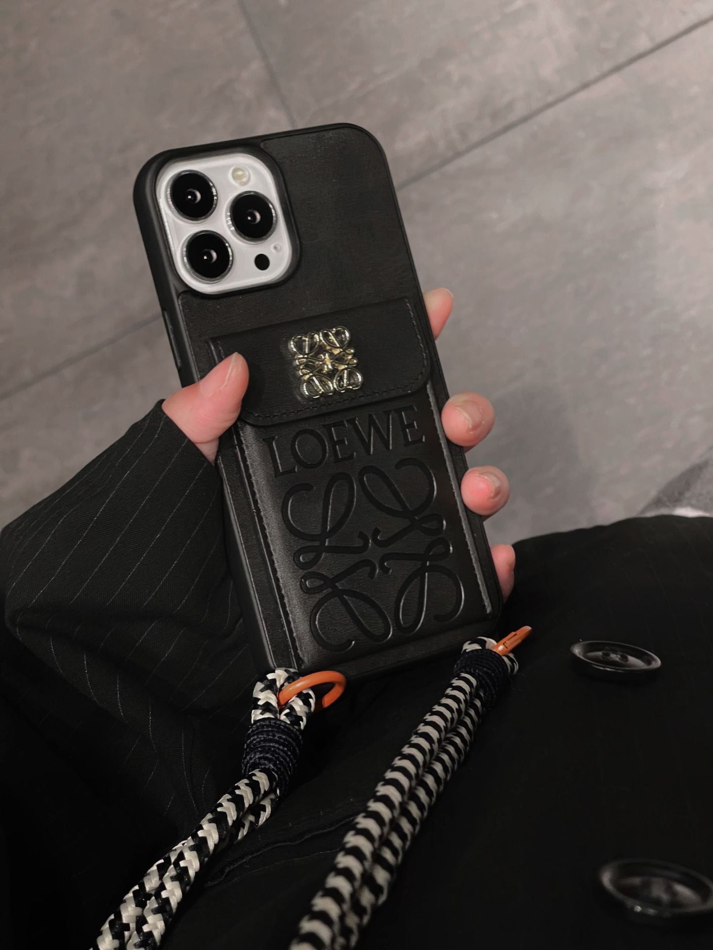 Loe Card Holder kožené pouzdro na iPhone