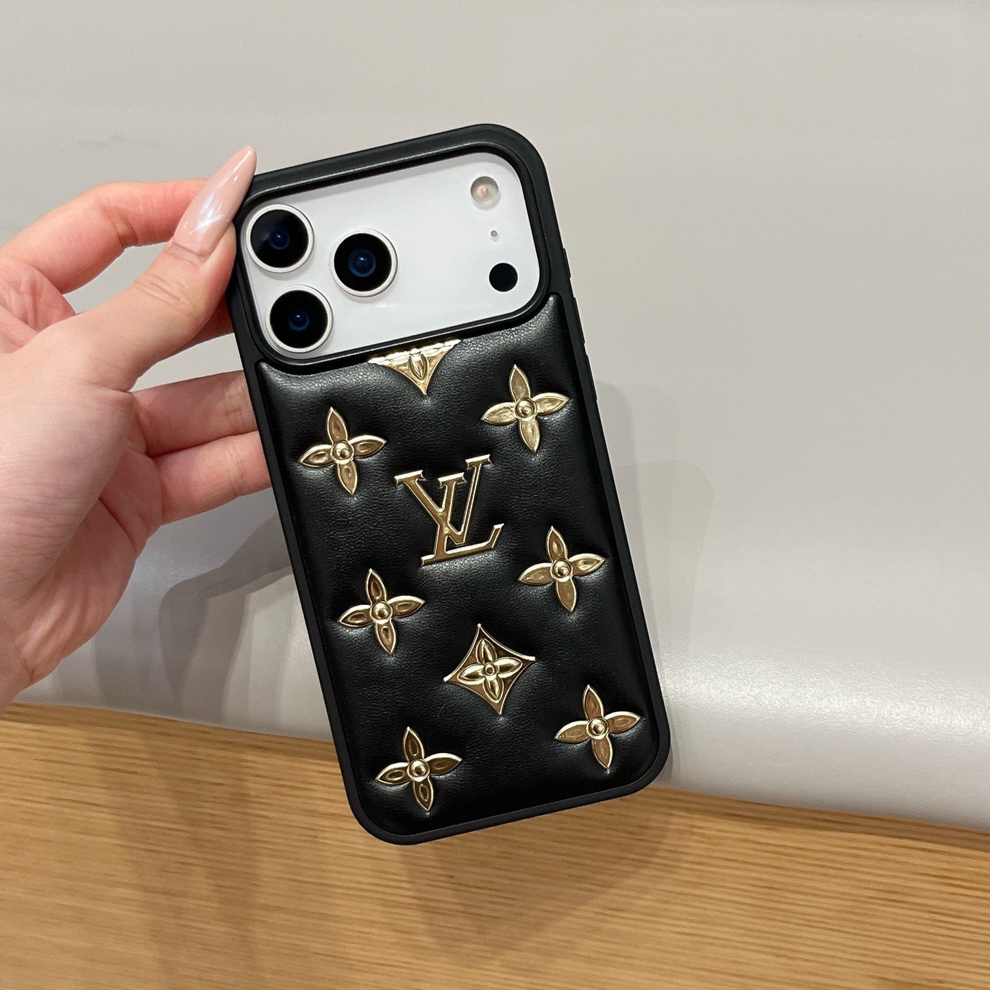 럭셔리 3D 양각 디자이너 iPhone 케이스