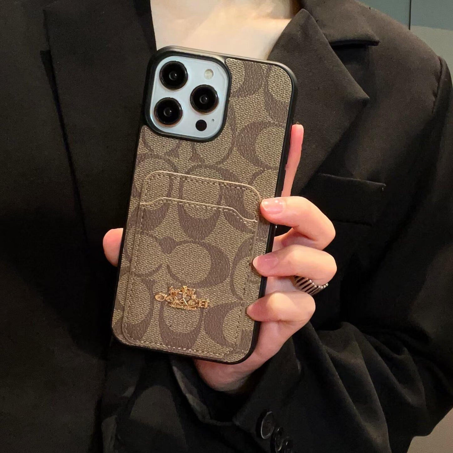 Klassische iPhone-Hülle aus Leder mit Kartenetui