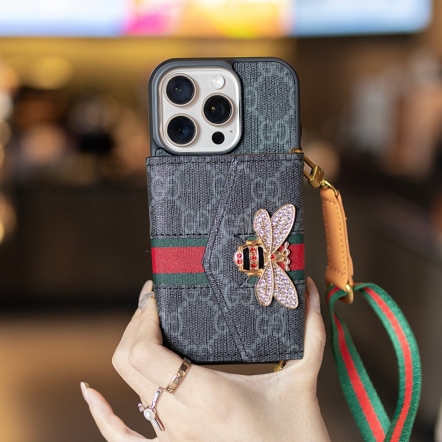 Wysokiej jakości zaawansowane etui Crossbody na iPhone'a z uchwytem na kartę  &  i paskiem na ramię