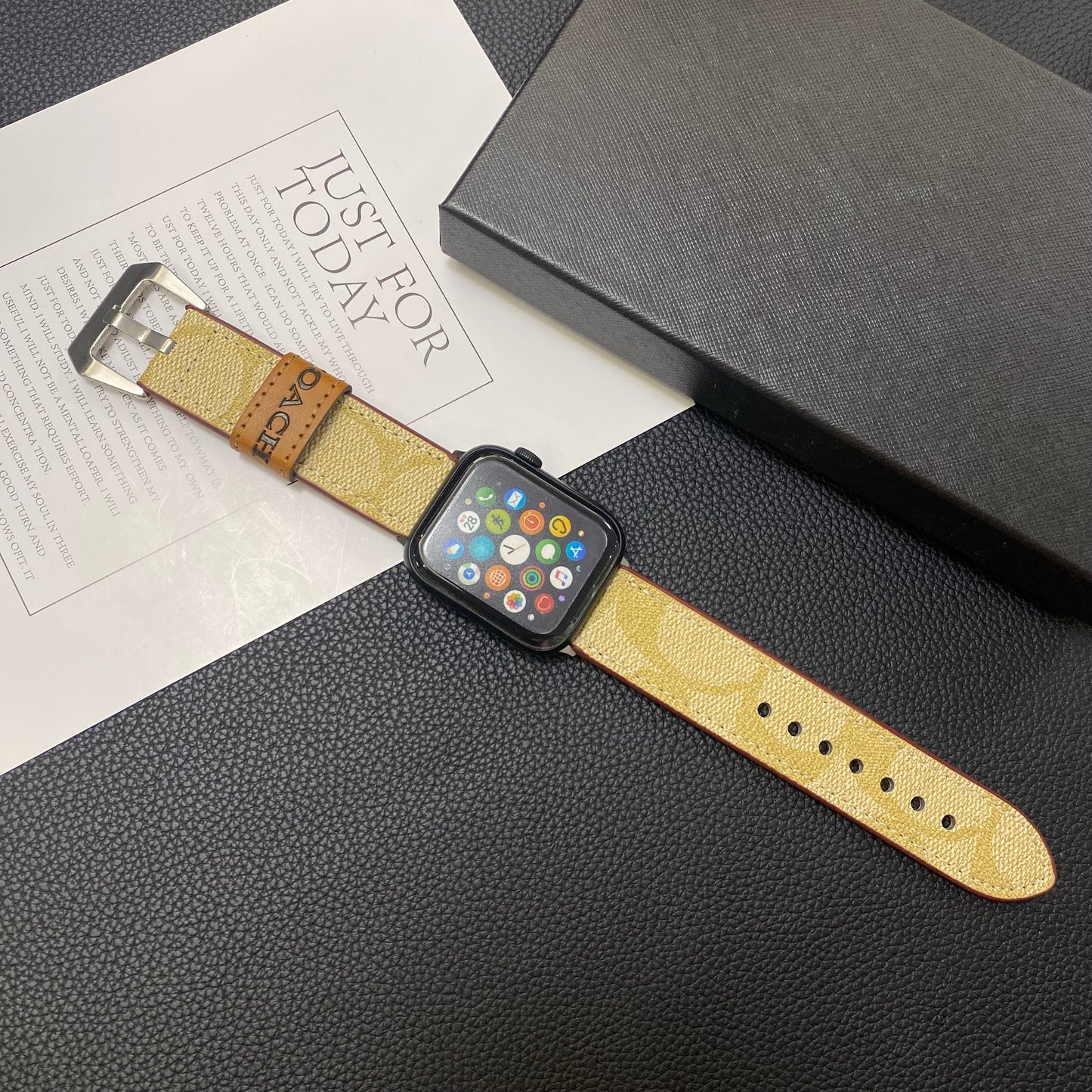 Kožený klasický řemínek Apple Watch Coffee-YHK244221710