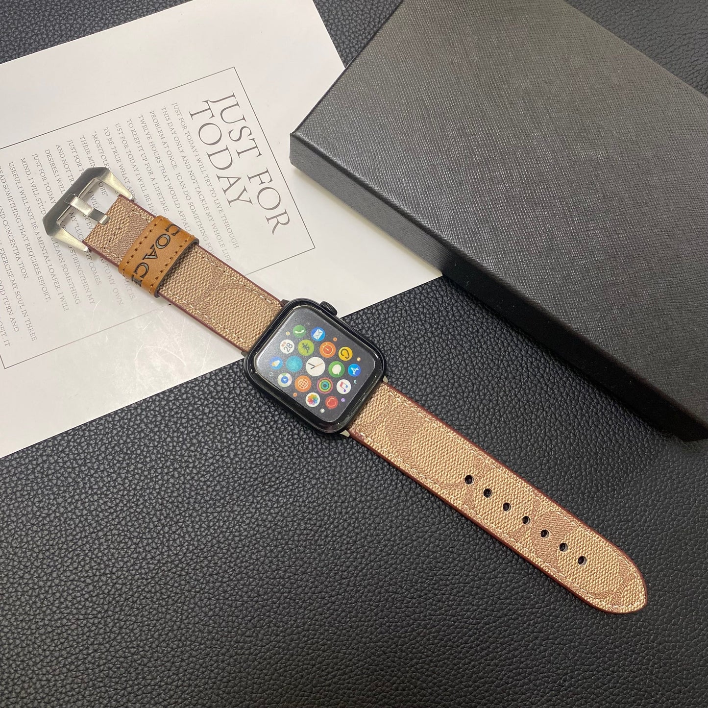 Skórzany klasyczny pasek do zegarka Apple Jasnobrązowy-YHK244221710