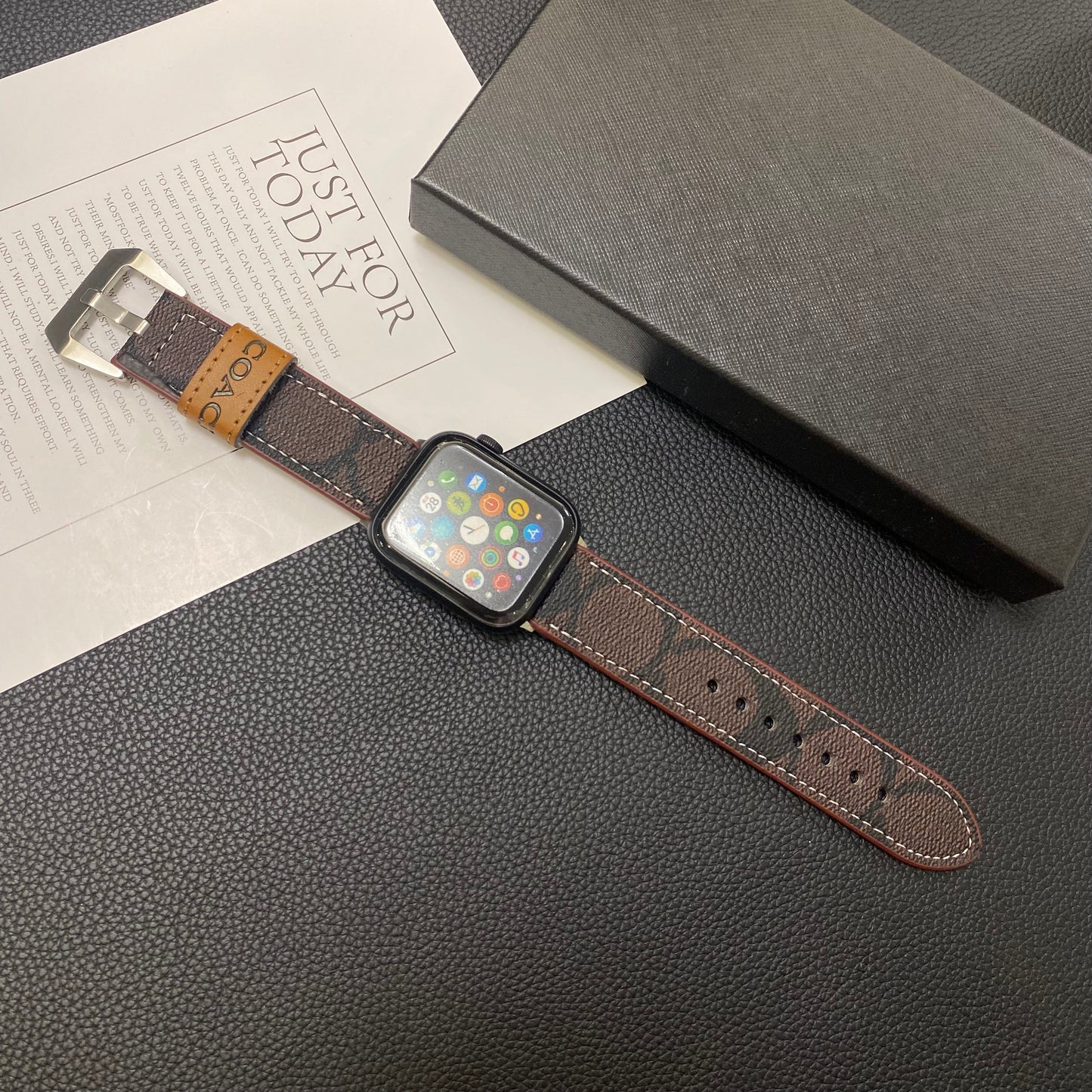 Kožený klasický řemínek Apple Watch Tmavě hnědá-YHK244221710