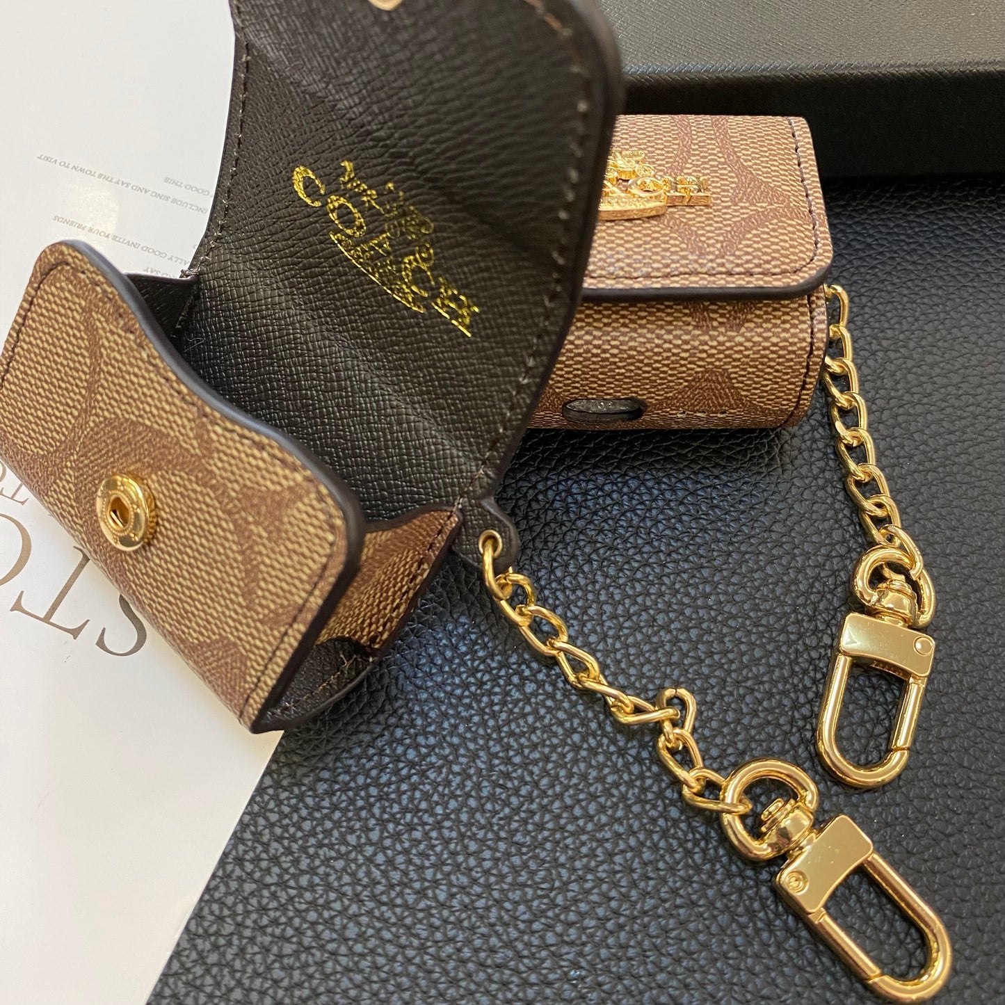 Luksusowe klasyczne etui na słuchawki AirPods Jasnobrązowy-LGK240425