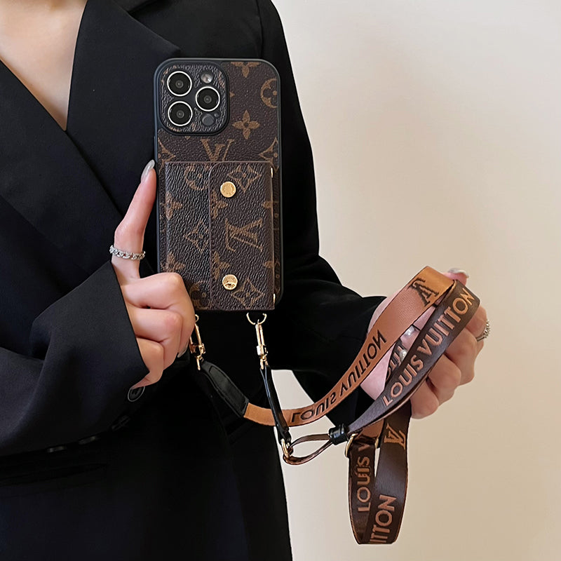 Husă maro pentru iPhone cu lanț de geanți de lux