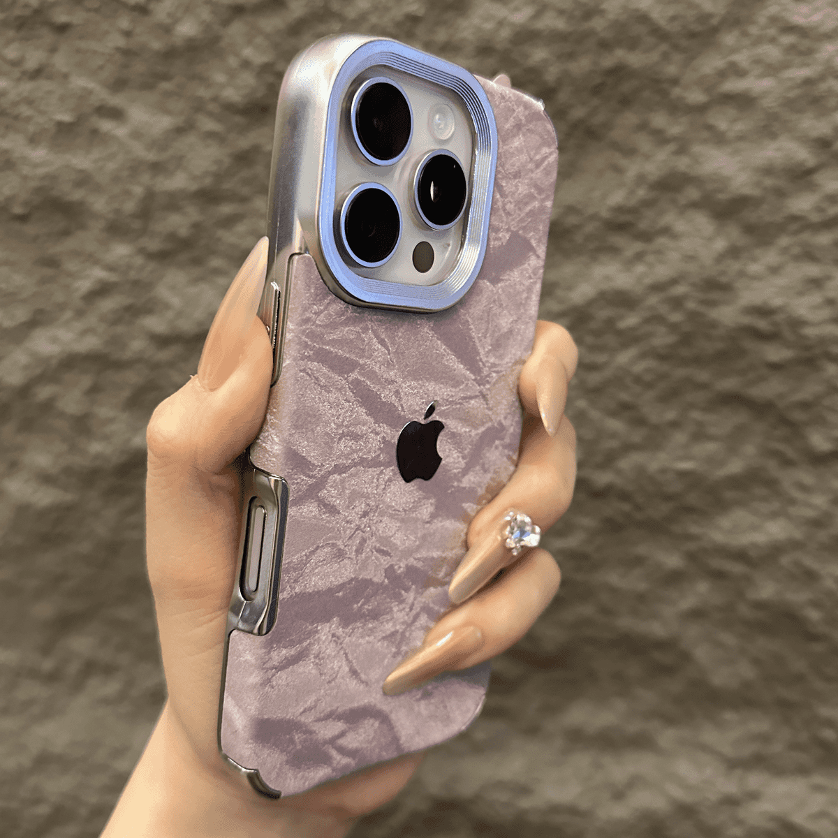 Бархатный чехол для iPhone с текстурой снега и гальваническим каркасом