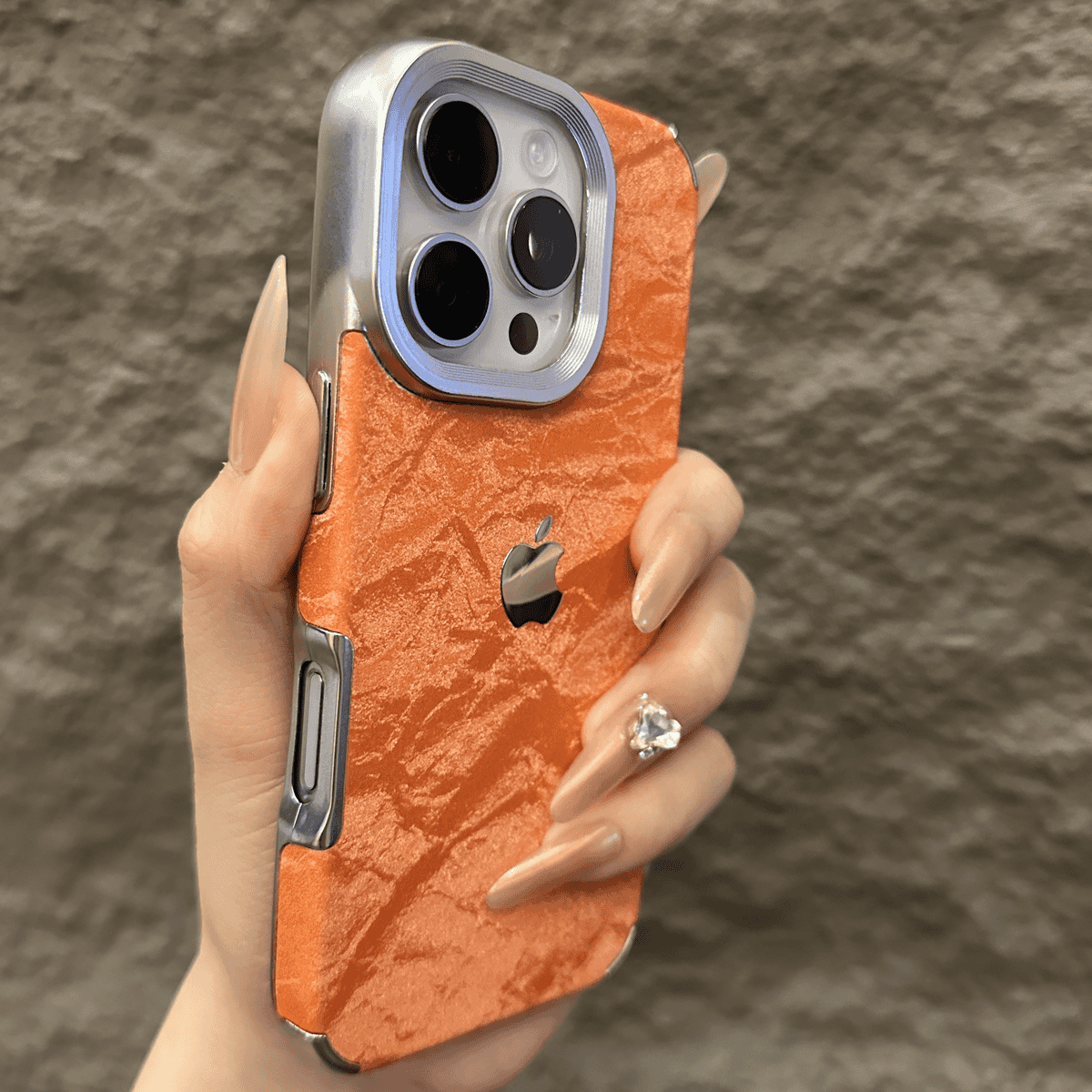 Бархатный чехол для iPhone с текстурой снега и гальваническим каркасом