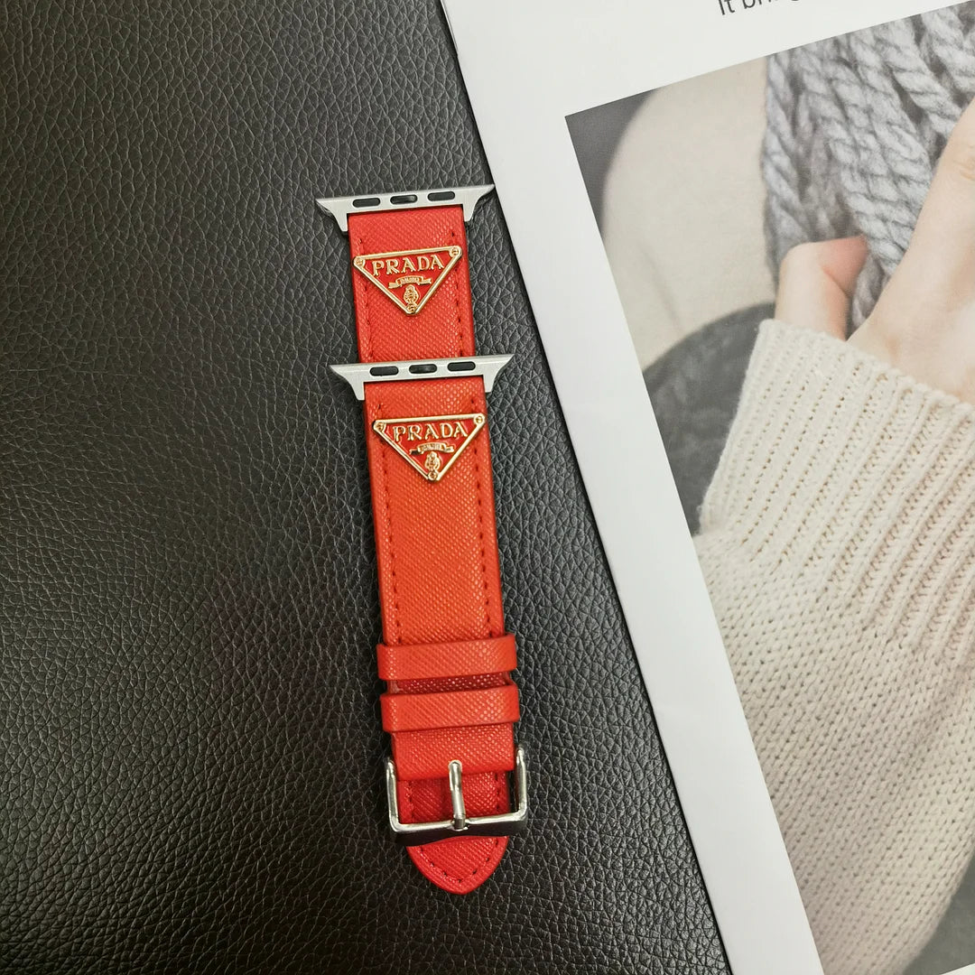 Kožený pásek na Apple Watch s dvojitým trojúhelníkovým monogramem
