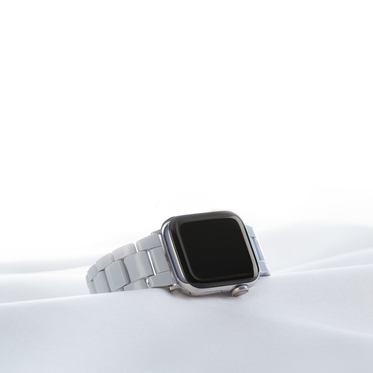 라이트 그레이 색상의 Apple Watch 밴드