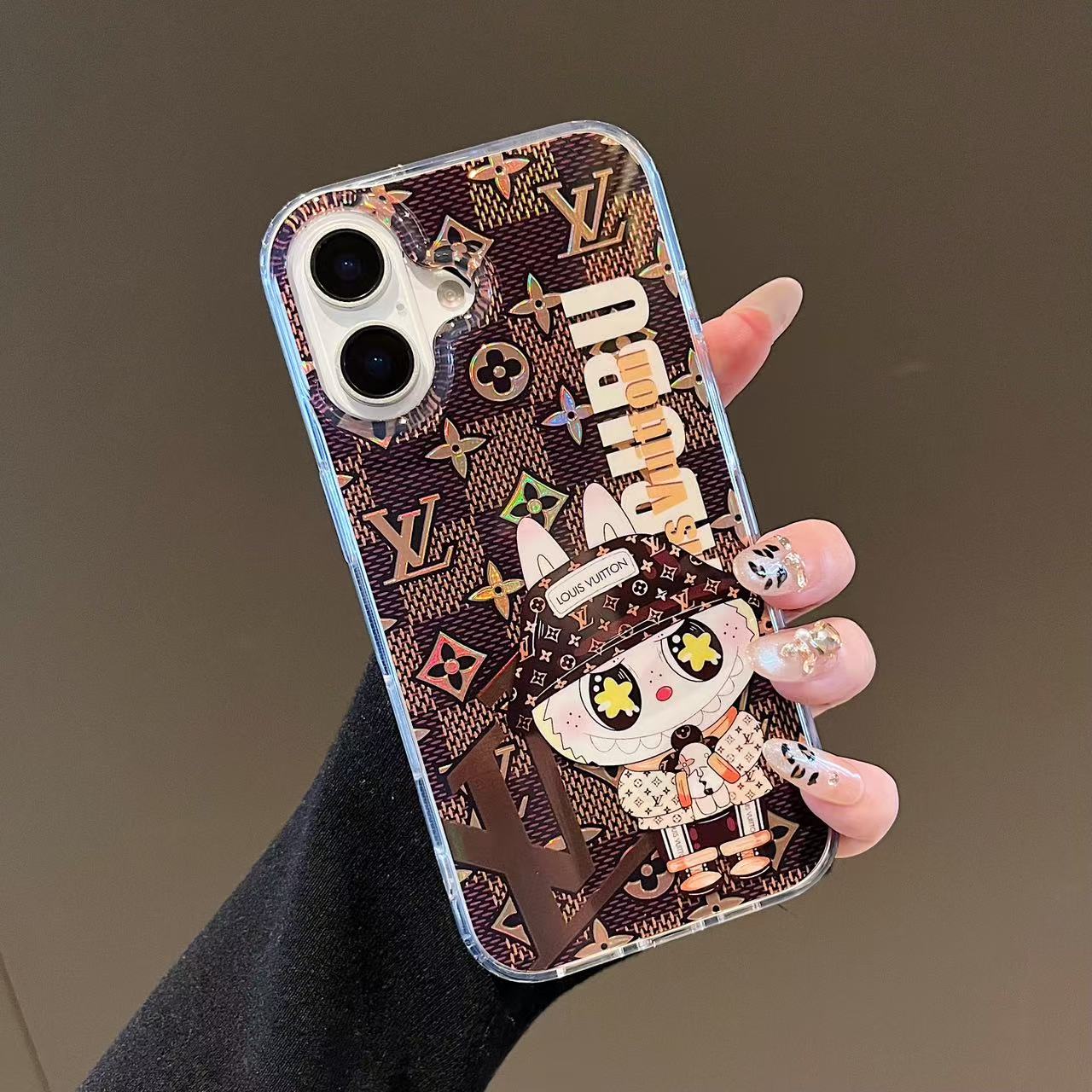 Husă pentru iPhone de lux Labubu L & V – Cute Meets Class