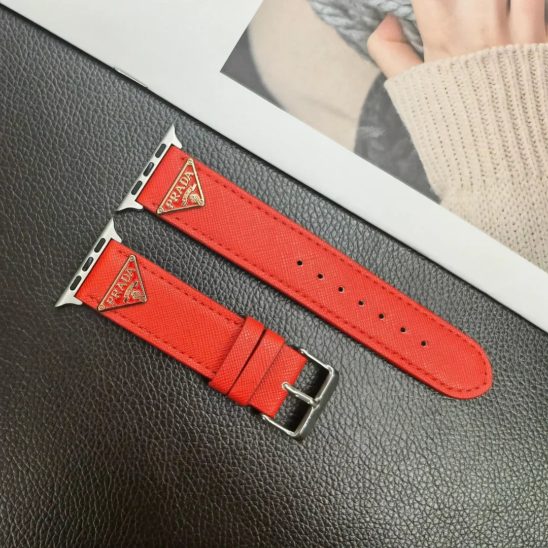 Kožený pásek na Apple Watch s dvojitým trojúhelníkovým monogramem