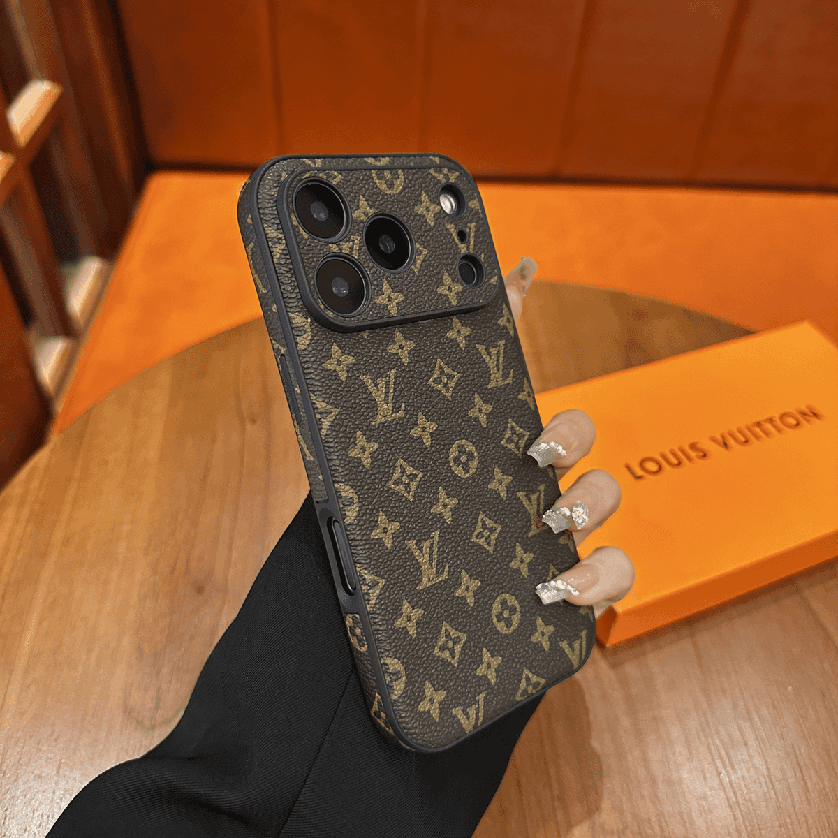 Premium-Schutzhülle aus gemustertem Leder für das iPhone – Slide-Kamera-Cover-Design