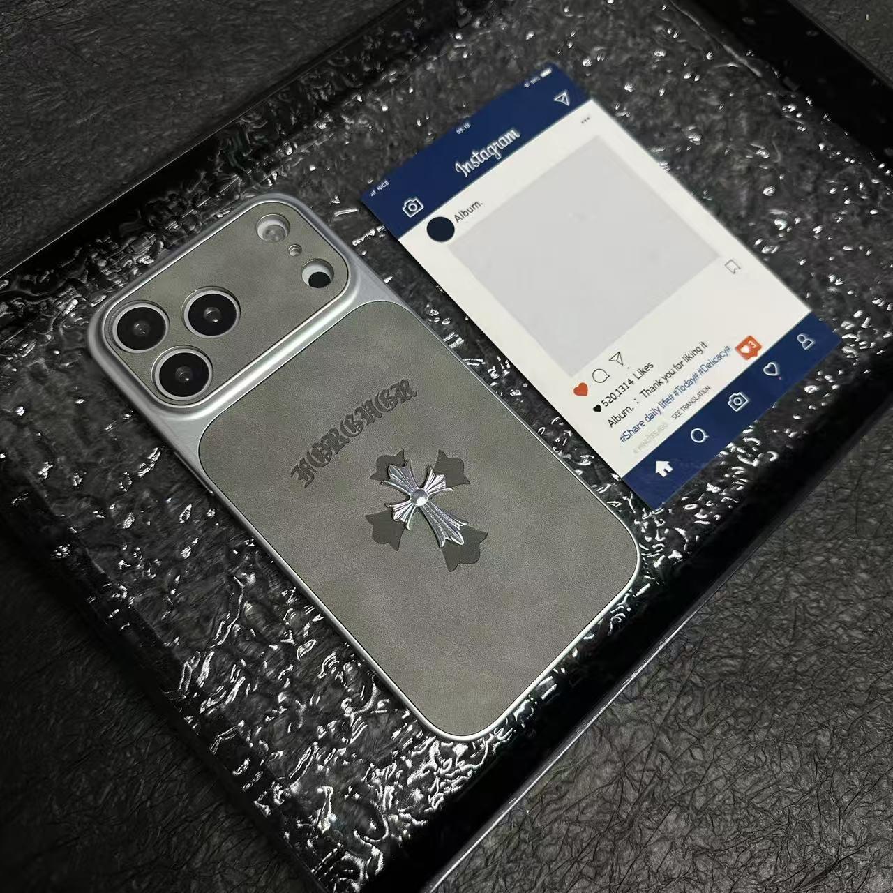Kožené pouzdro Chrome Hearts Cross na iPhone