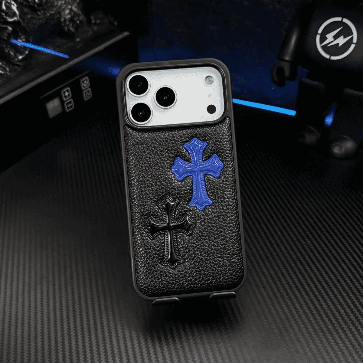 Pouzdro na telefon s 3D křížovou reliéfní koženou texturou — nárazuvzdorný ochranný kryt