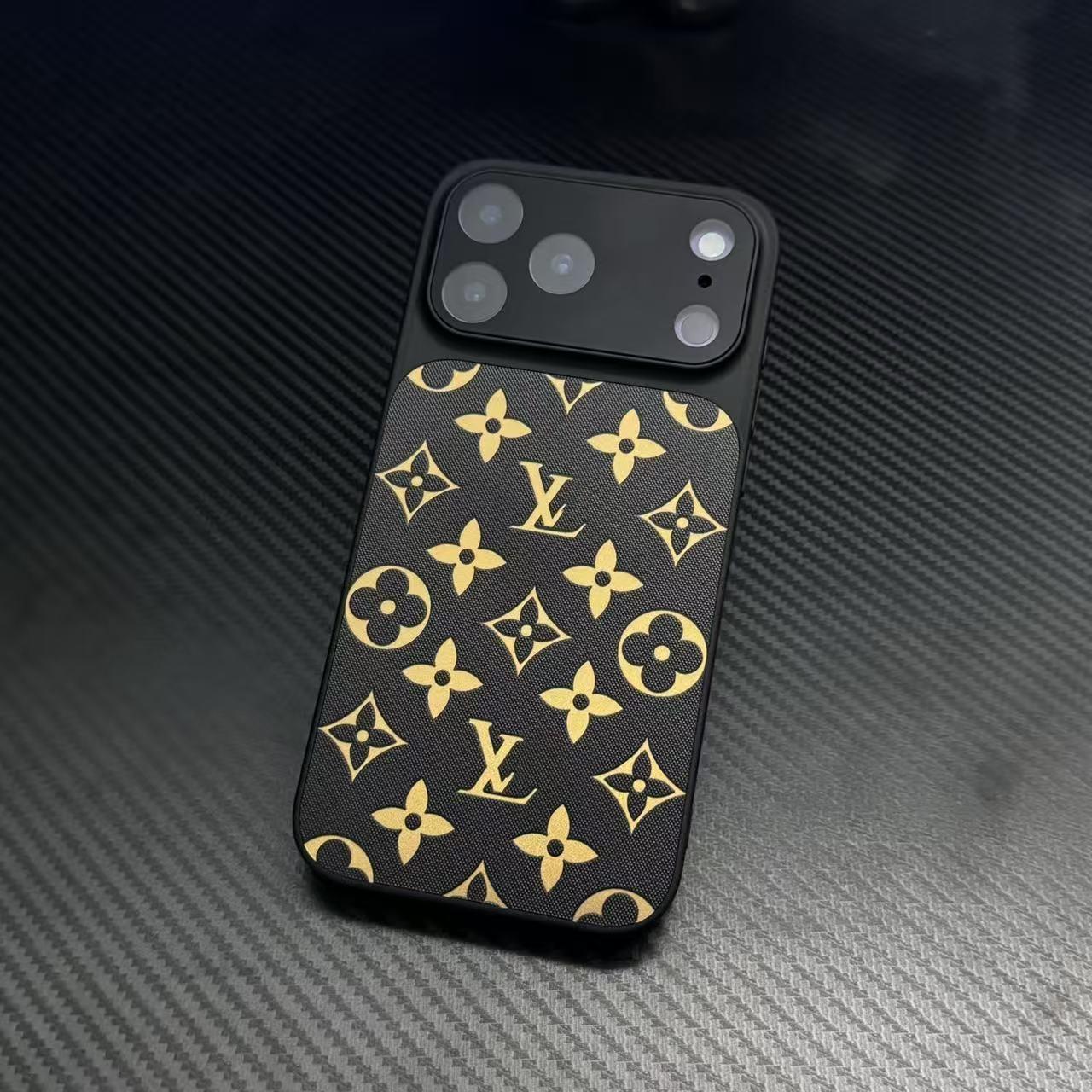 Luxe lederen telefoonhoes met monogrampatroon en volledige camerabescherming