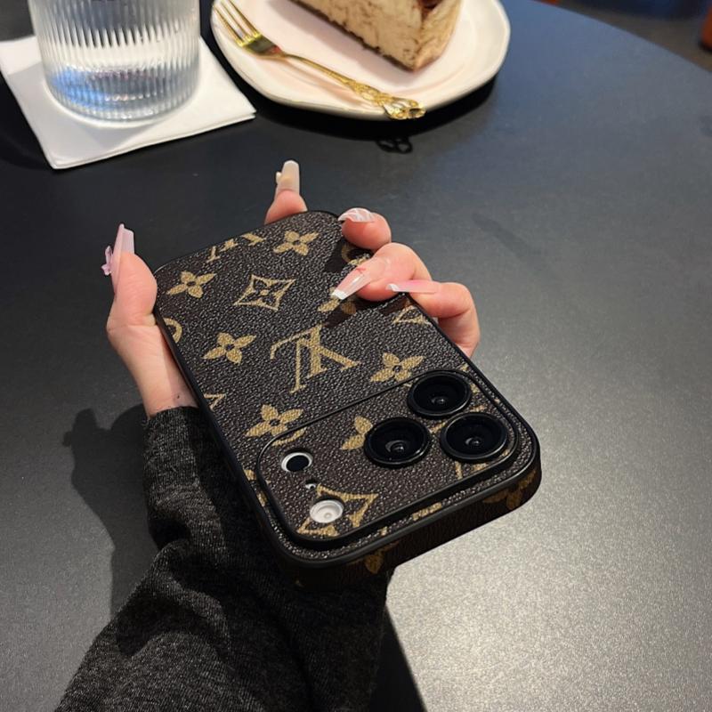 Prémiové pouzdro na iPhone s koženou texturou Monogram