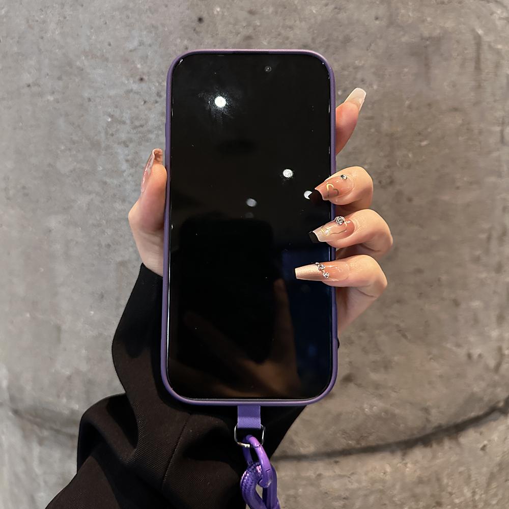 Luxuriöse iPhone-Hülle mit geprägtem Muster und abnehmbarer Handschlaufe