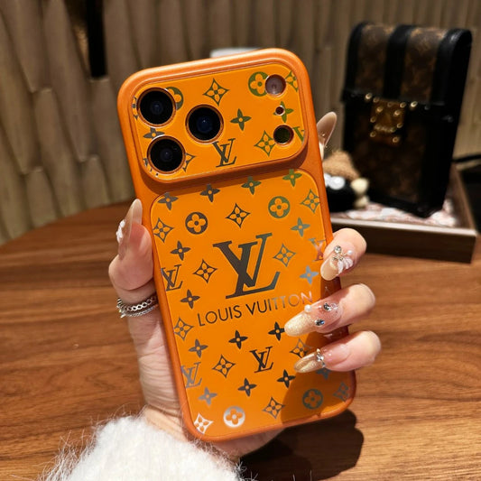 Luxe matte hoes met monogram en schokabsorberende zachte randen