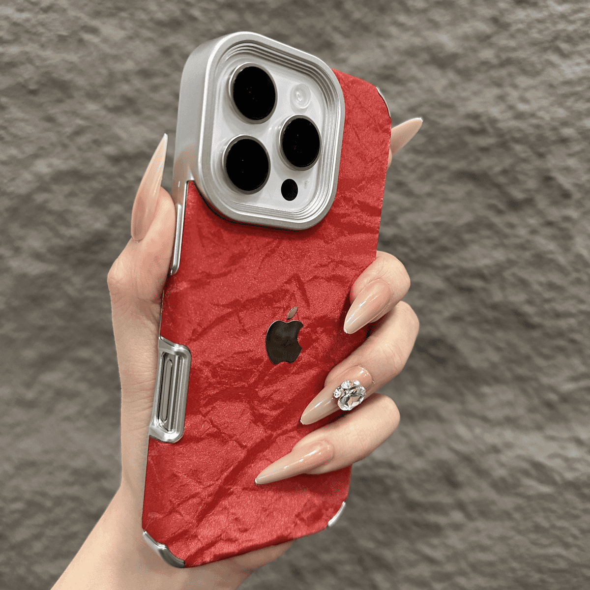 Бархатный чехол для iPhone с текстурой снега и гальваническим каркасом