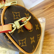 Klassische Mini-Fasstasche mit Monogramm